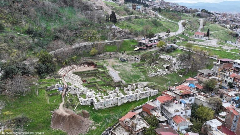 İzBB, Smyrna Tiyatrosu için 34,5 milyon TL kaynak ayıracak