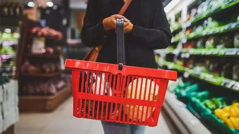 Ticaret satış hacminde %7,4 yükseliş