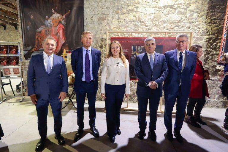 Hollanda ve Türkiye: Ortak Miras sergisi Konak’ta