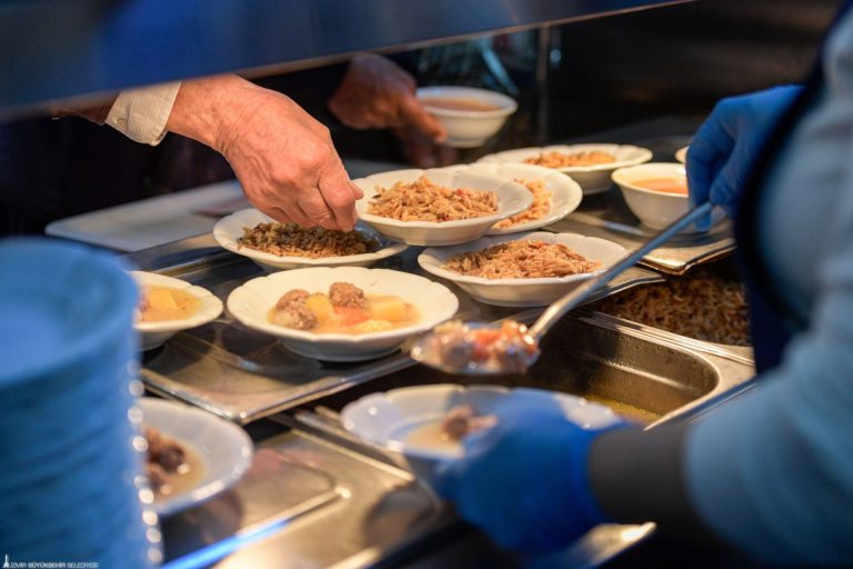 Kent Lokantaları’nda vatandaşlara 700 bin porsiyon yemek