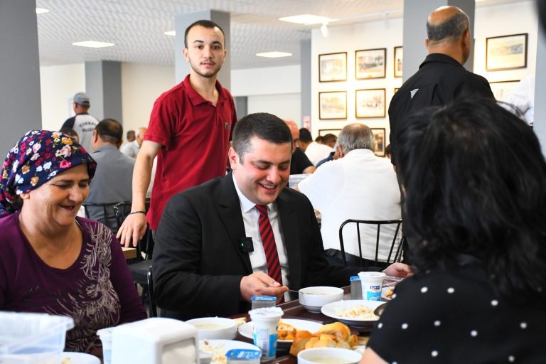 Dar gelirlinin sofrası Torbalı’da ayakta