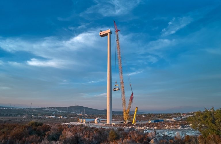 Alaçatı RES’e yüksek performanslı 2 türbin