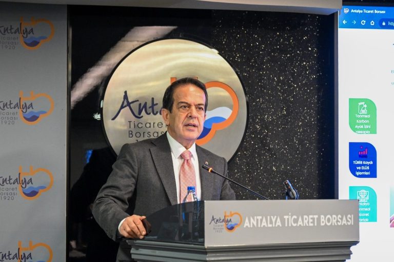 Antalya’da sel ve hortum tarımı vurdu