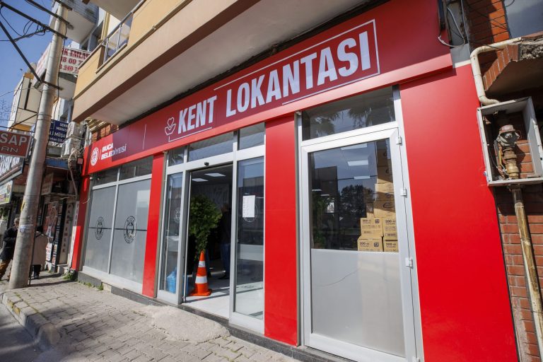 ‘Askıda Yemek’ uygulamasıyla Buca’da 44 bin kişiye destek