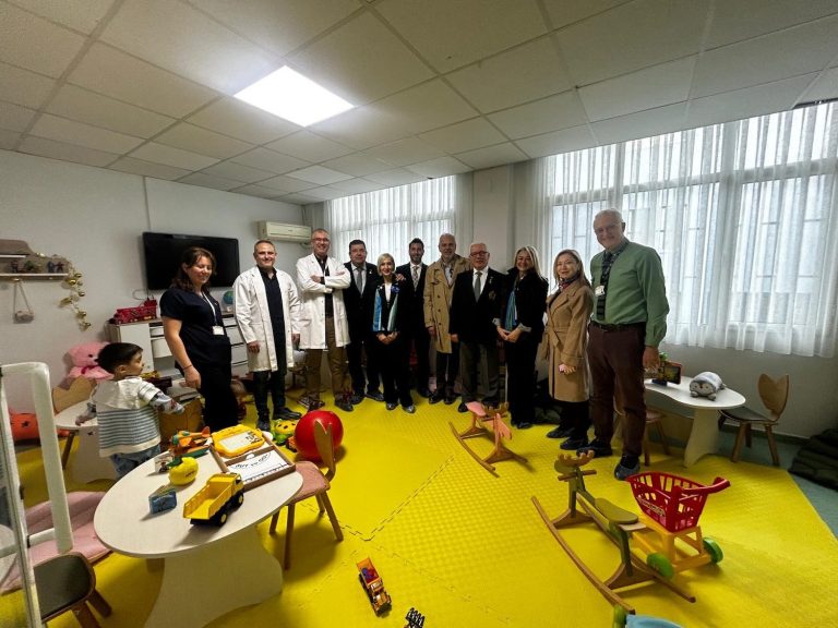Efes Rotary’den küçük kalplere güvenli bekleyiş