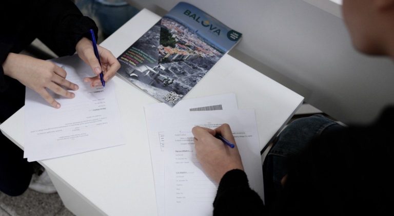 Balçova Belediyesi’nden üniversiteye hazırlanan gençlere ulaşım desteği