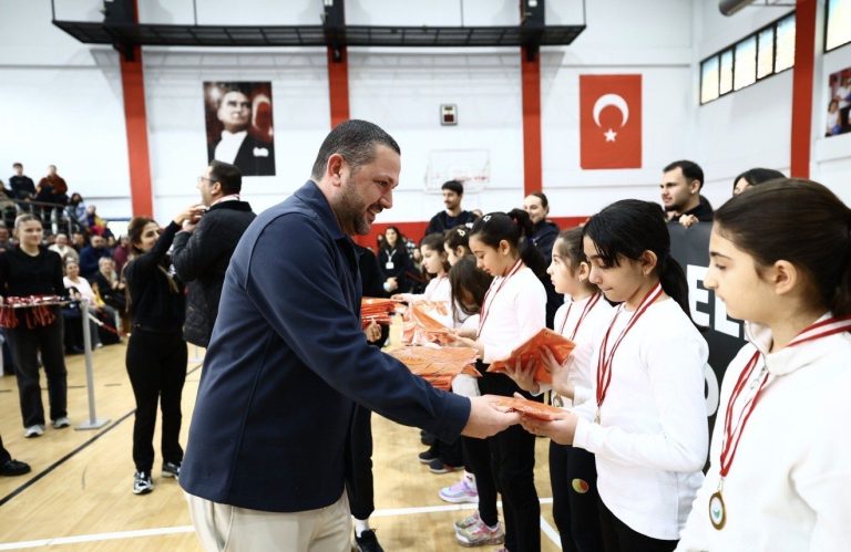 Balçova’daki spor turnuvasında dostluk mesajı