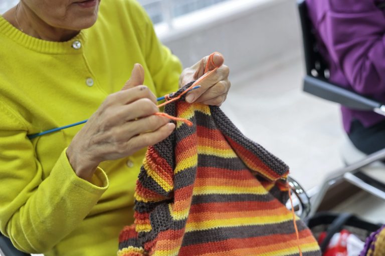 Konak’ta iyilik örgüsü, çocukların yüreklerini ısıtıyor
