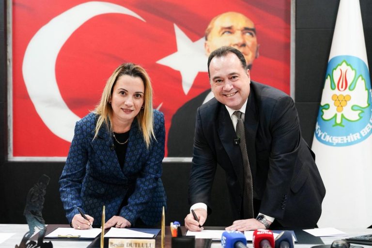 Manisa’dan emeklilere ilaç katkı payı desteği
