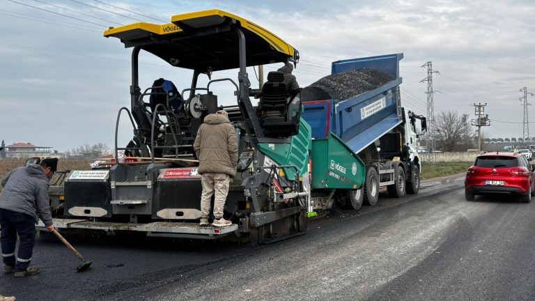 Manisa Büyükşehir Belediyesi’nden yol bakım ve onarım çalışmaları