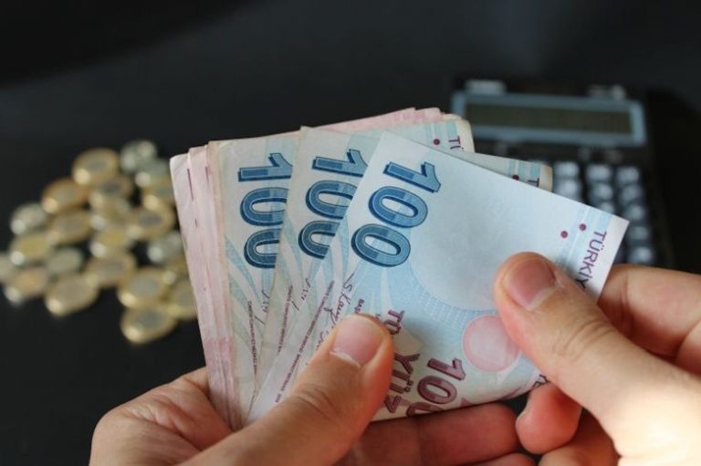 Memur ve emeklilerin maaş zam oranları belli oldu