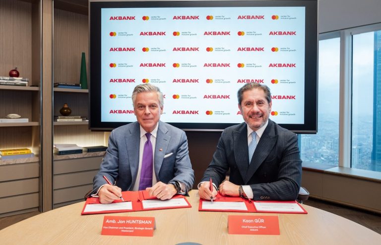 Akbank’tan kadın KOBİ’lerin dönüşümüne liderlik