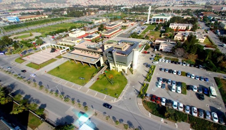Başkan Tugay ve CHP il yönetiminden İAOSB’ye ziyaret