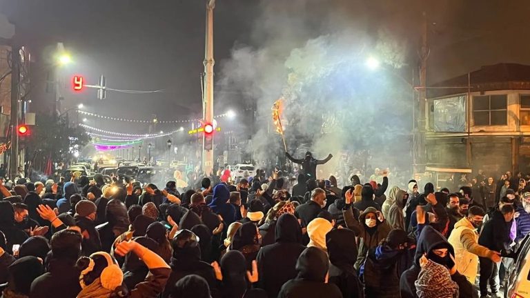 İran gösterileri büyüyerek devam ediyor