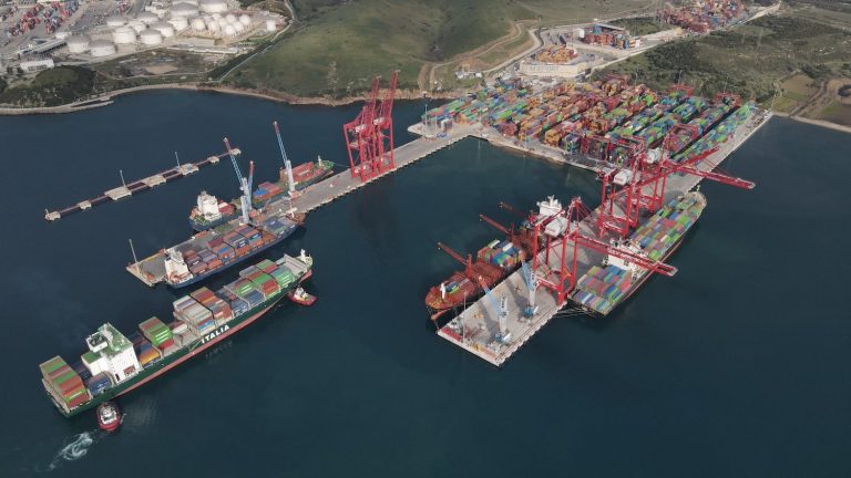 Aralık ayında 49,8 milyon ton yük elleçlendi