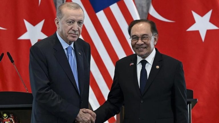 Malezya Başbakanı Enver İbrahim Türkiye’de