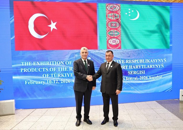 Türkmenistan ile ticaret hacmi hedefi 5 milyar dolar