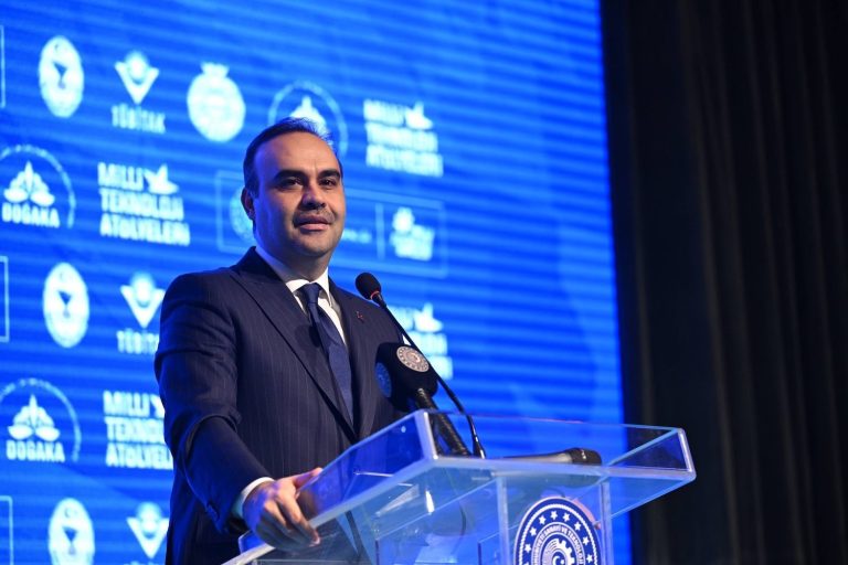 50 bine yakın ürünün fiyat bilgisi tek platformda