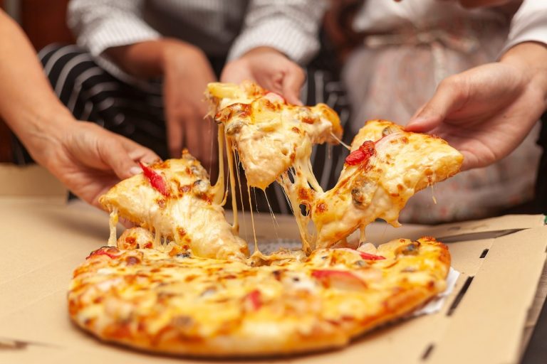 Türkiye’de en uygun pizzayı İzmirliler yedi