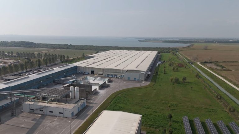 Şişecam, İtalya’daki yatırımını tamamladı 
