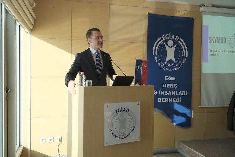 İş dünyasının yeni yetkinliği: Yapay zekâyı anlamak ve yönetebilmek