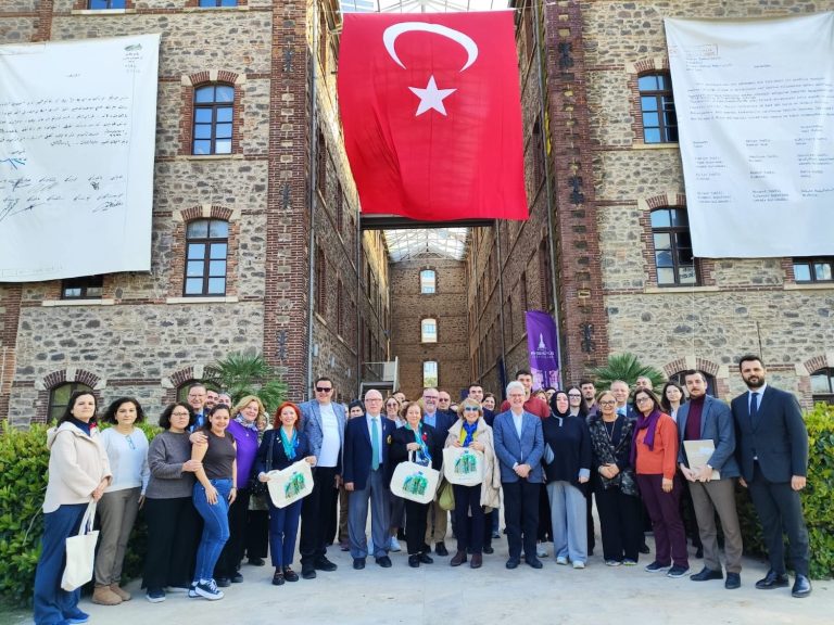 Rotary Dünya Başkanı İzmir’den seslendi: “Barış üreterek inşa edilir”