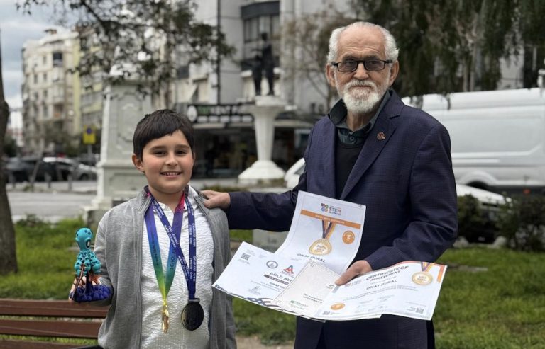 Torundan dedeye “en güzel” bayram hediyesi 