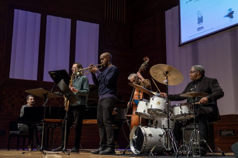 İzmir’deki Avrupa Caz Festivali kapanışı Quintet ile yaptı