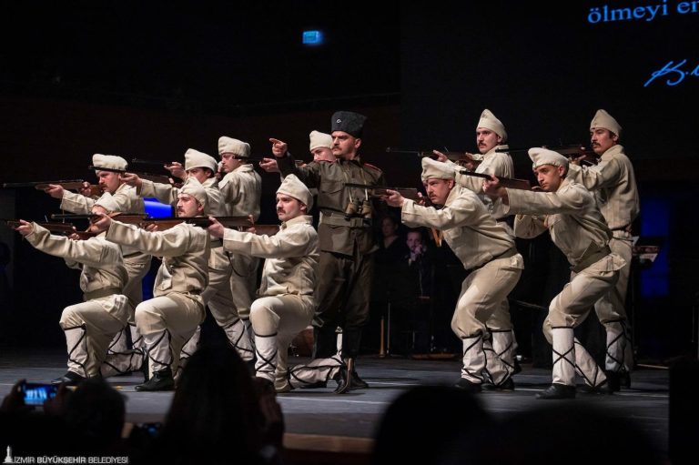 “Uyan Memet” Çanakkale ruhunu sahneye taşıdı