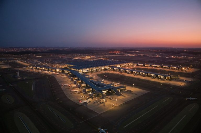 ​AB’nin yeni sınır sistemi EES, havaalanlarında krize yol açtı