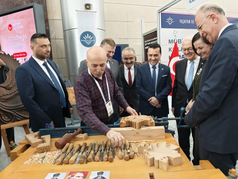 İzmirli mobilyacılar dünya pazarlarında söz sahibi olacak