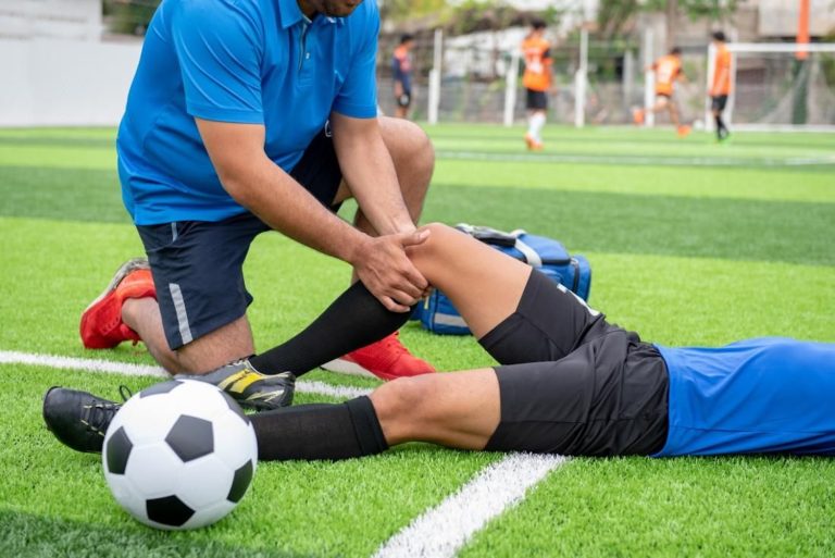 Sporda yanlış hareket diz hasarlarına neden olabiliyor