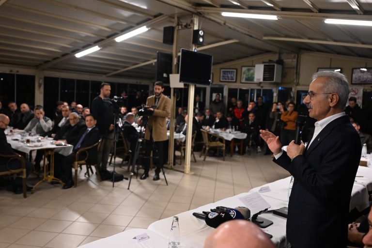 Hürmüz Boğazı’ndan bir Türk gemisi geçti, 15 tanesi bekliyor 