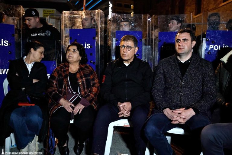 Meslek Fabrikası önünde nöbet sürüyor