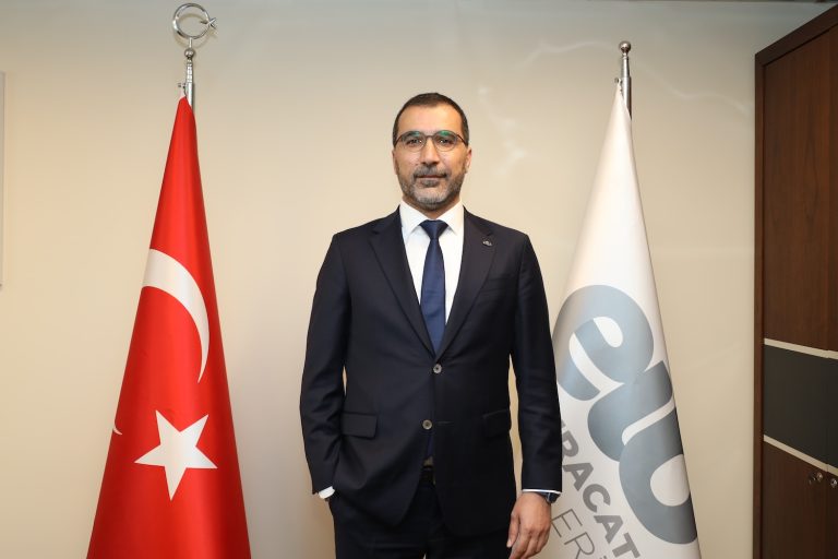 ​Moda endüstrisi iki koldan pazarlama atağına geçti