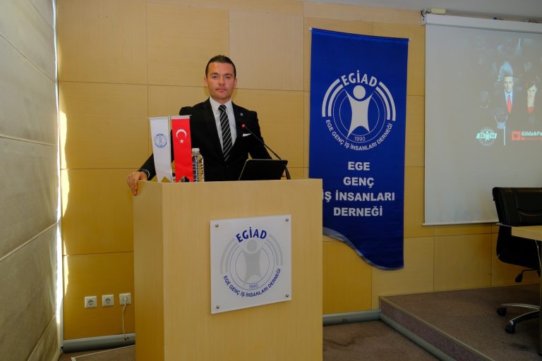 Yapay zekâ çağında liderlik