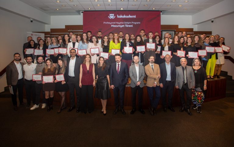 Bakioğlu Holding’ten ‘Profesyonel Hayatta Gelişim Programı’