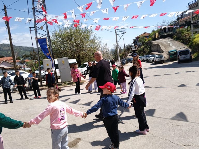 Rotary’den Sancaklı Köyü’nde 23 Nisan coşkusu