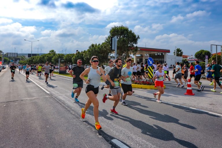 Salomon Çeşme Yarı Maratonu Ege’nin ritmini koşuya taşıyacak