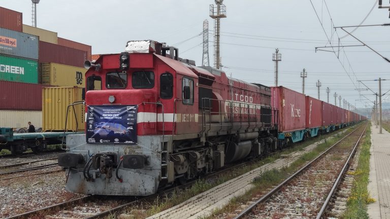 ​İzmir’den Şanghay’a ilk ihracat blok treni yola çıktı