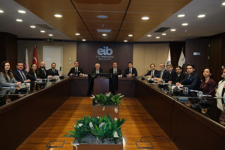 İzmir’de genç iş insanlarından bölgesel güç birliği vurgusu