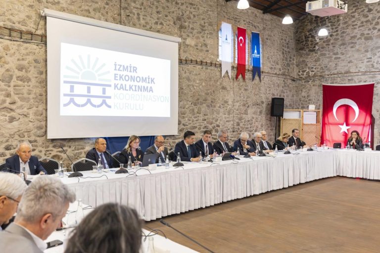 ​“Enerji güvenliği için şehirler kendi sistemlerini kurmalı”