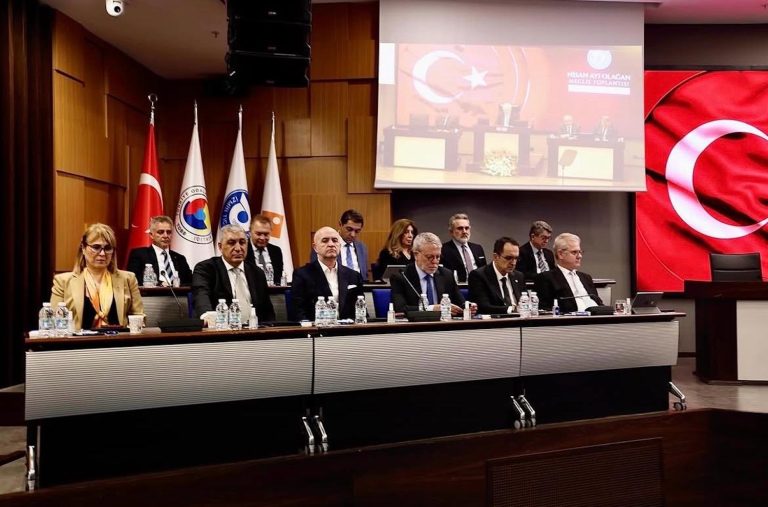 “Ekonomi politikasında revizyon kaçınılmaz”