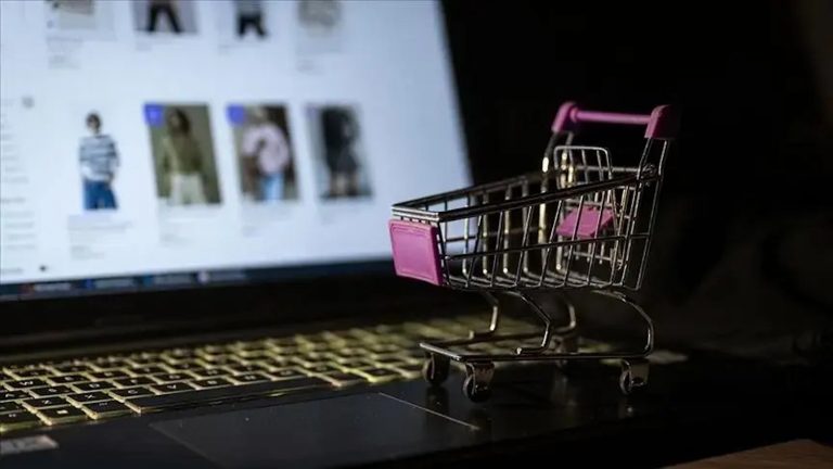 ​İnternetten kartlı ödeme hacmi 2025’te 7,3 trilyon TL’ye ulaştı