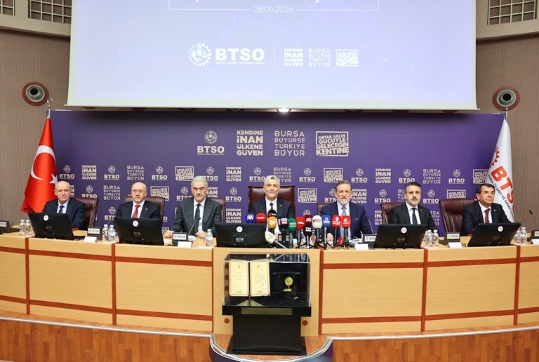 Bakan Bolat ihracatçılara vergi indirimi ve esnafa yeni kredi paketini açıkladı 