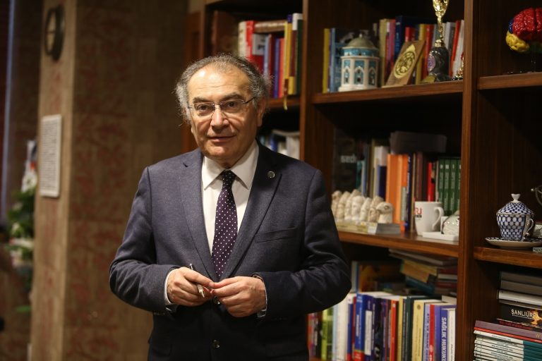 ​Bir genç ‘kimse beni anlamıyor’ diyorsa dikkat!