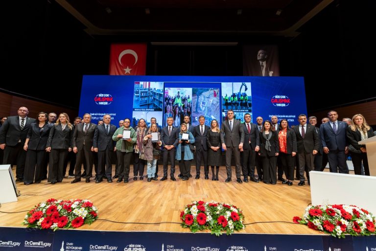 İzmir’de 10 temel atma, 13 açılış gerçekleştirildi