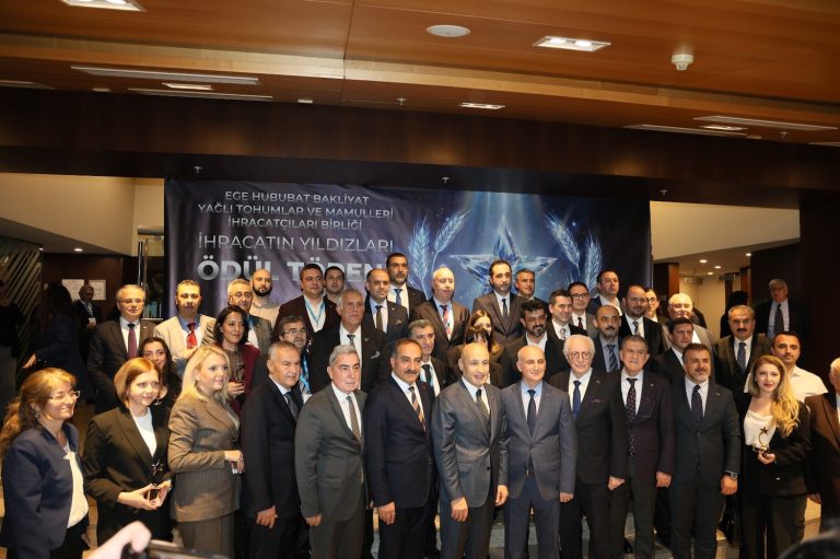 Ege Hububat Bakliyat Yağlı Tohumlar ve Mamulleri İhracatçıları Birliği’nde Muhammet Öztürk güven tazeledi