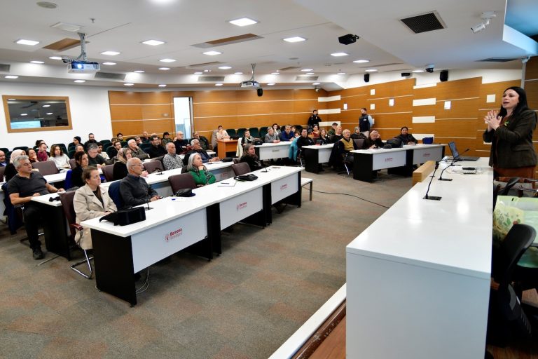 Çiftçilere toprak verimliliği ve doğru gübreleme eğitimi verildi