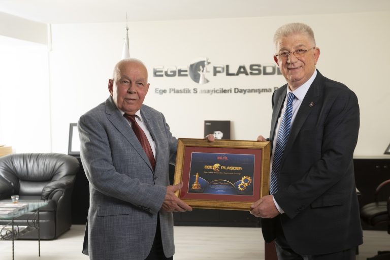 ​EGEPLASDER’den duayenlere vefa